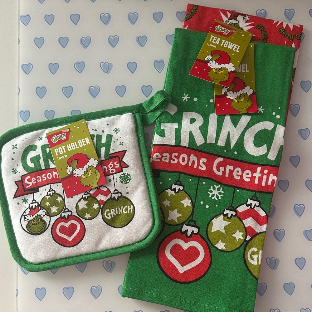 Dr. Seuss Grinch Green and Red Kitchen Set